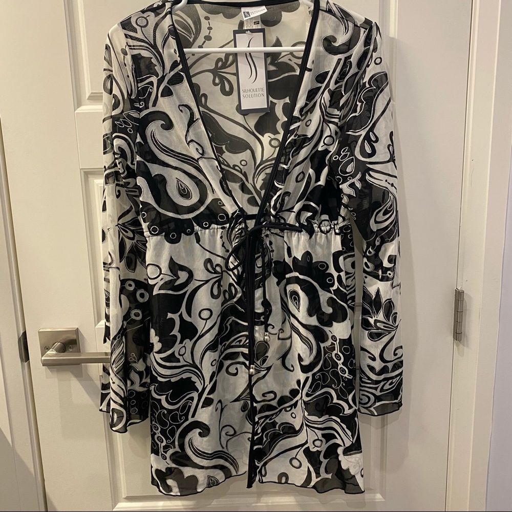 2/$25 Silhouette Solution Black and White Beach Swim Coverup Size M